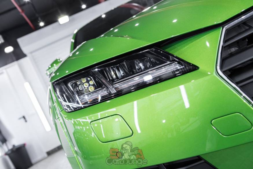 Замена капота в детейлинг центре SA CarLounge в Москве