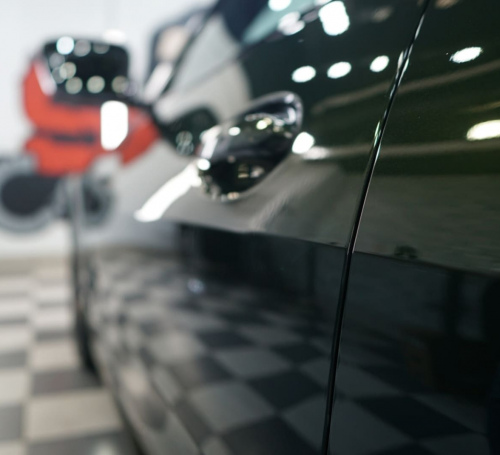 Локальный кузовной ремонт в детейлинг центре SA CarLounge в Москве