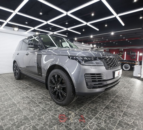 Замена порогов в детейлинг центре SA CarLounge в Москве