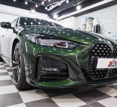 Замена крыла в детейлинг центре SA CarLounge в Москве