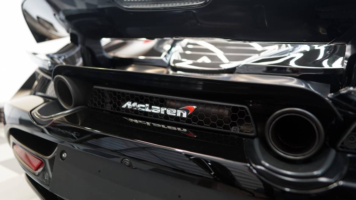 Оклейка Антигравийной Пленкой в SA CarLounge: Защитите Ваш McLaren 720sLaren антигравийной пленкой
