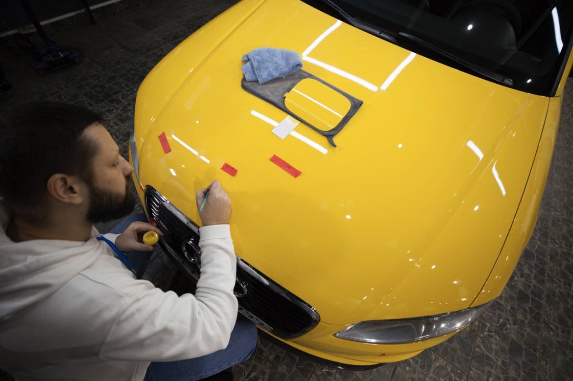 Ремонт сколов на кузове автомобиля в детейлинг центре SA CarLounge