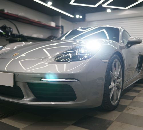 Замена порогов в детейлинг центре SA CarLounge в Москве