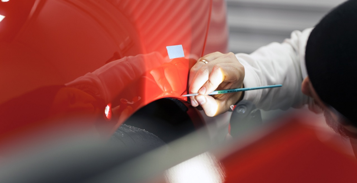 Обучение ремонту сколов в детейлинг центре SA CarLounge в Москве