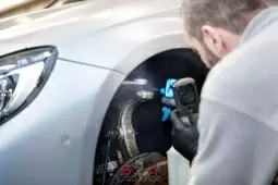 Удаление битумных пятен с автомобиля