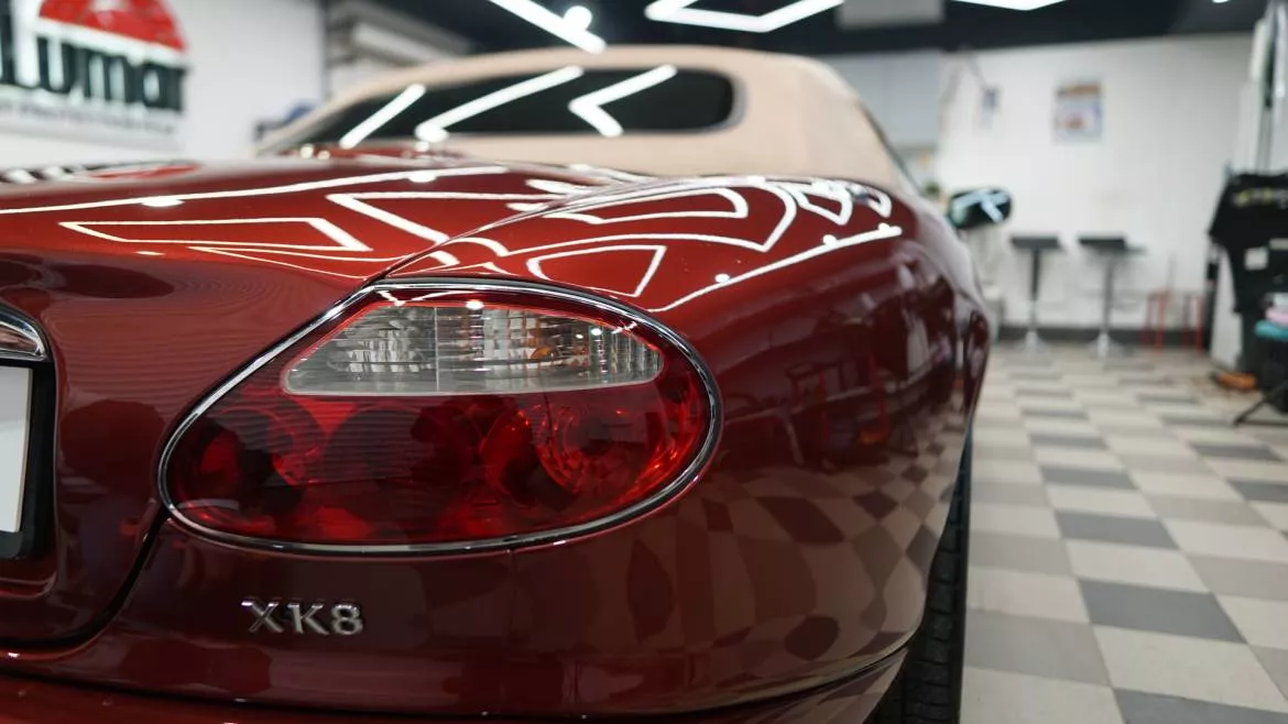 Перетяжка крыши салона автомобиля в детейлинг центре SA CarLounge в Москве