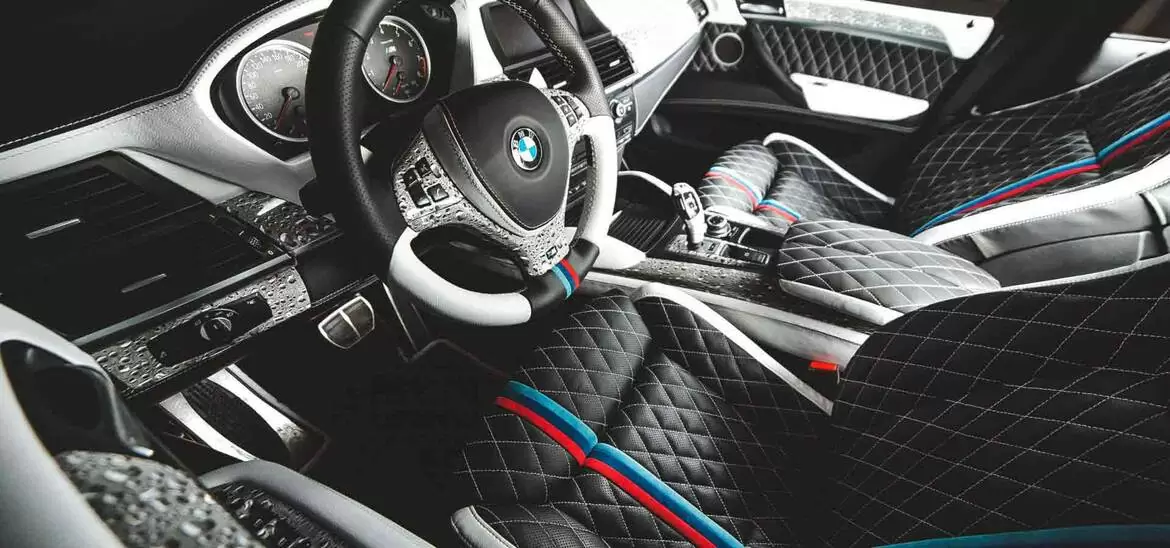 Перешить салон кожей в детейлинг центре SA CarLounge в Москве