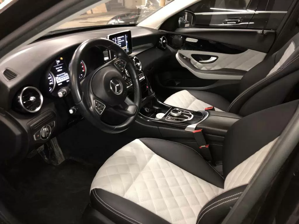 Перешить салон кожей в детейлинг центре SA CarLounge в Москве